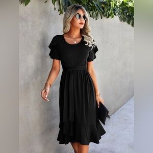 Petal Sleeve Ruffle Dress! 💚